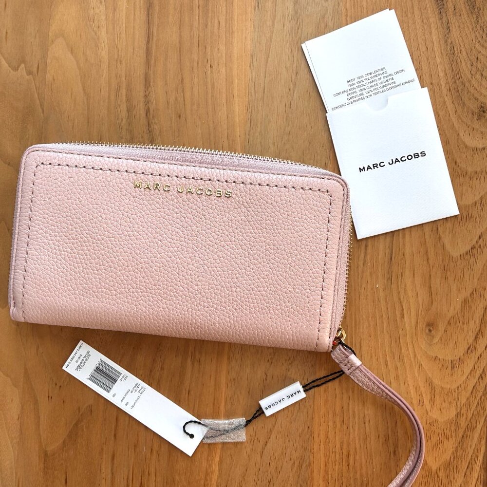 Marc Jacobs The Continental Wristlet Long Wallet, Peach Whip (Blush Pink)